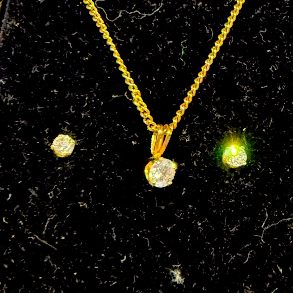14kt gold filled necklace with matching stud earrings.